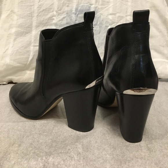 Michael Kors Black Ankle Boot - Women Size 11 - Picture 2 of 3